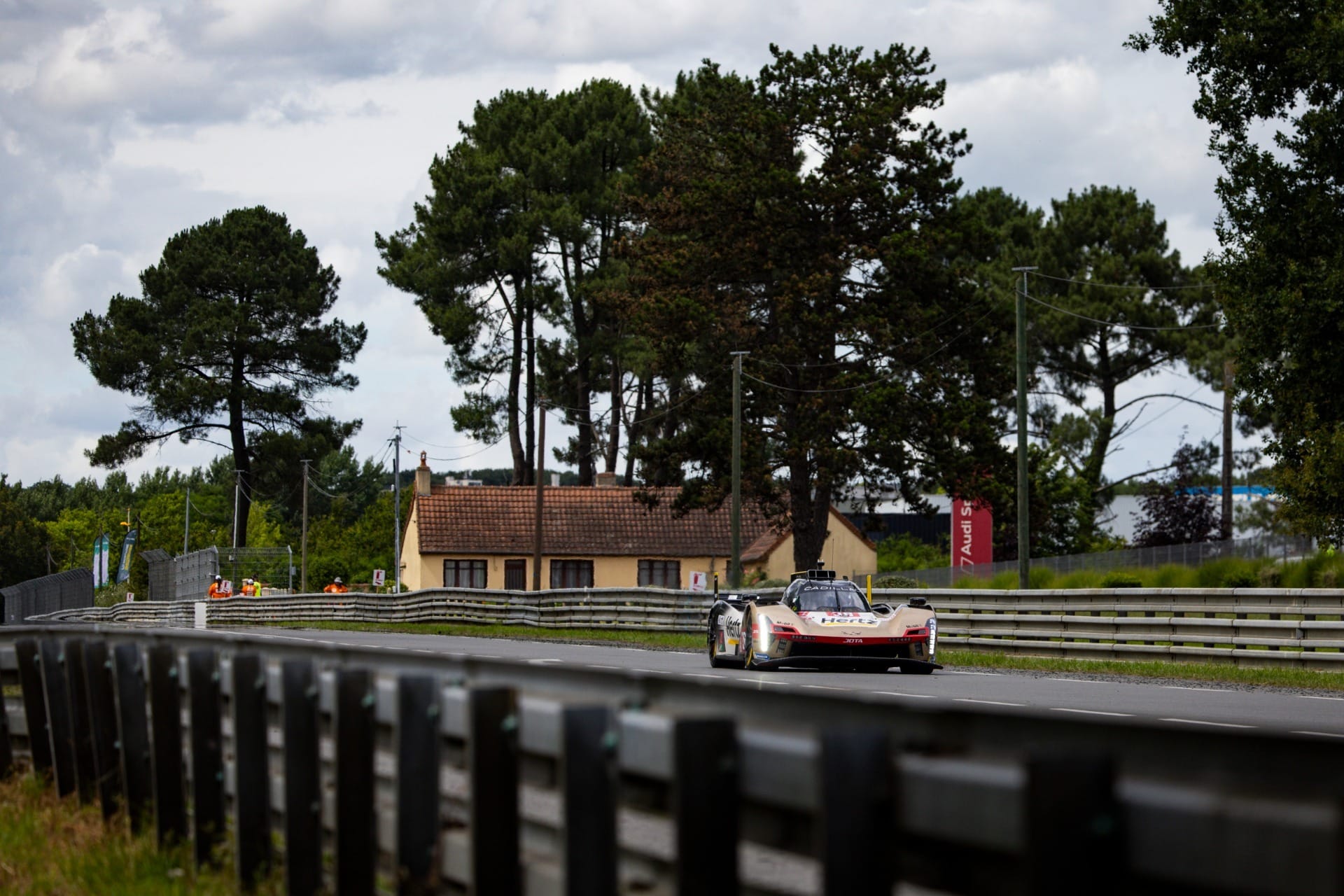 Trio da Jota lidera primeiro treino das 24 Horas de Le Mans; Derani é nono