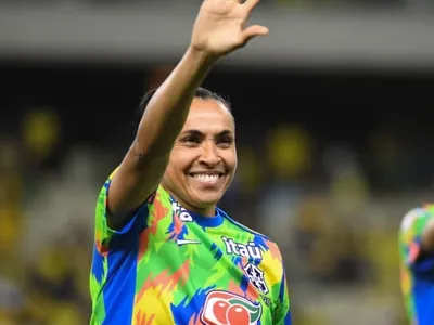 Marta dispara contra arbitragem após derrota do Brasil: "Uma palhaçada"