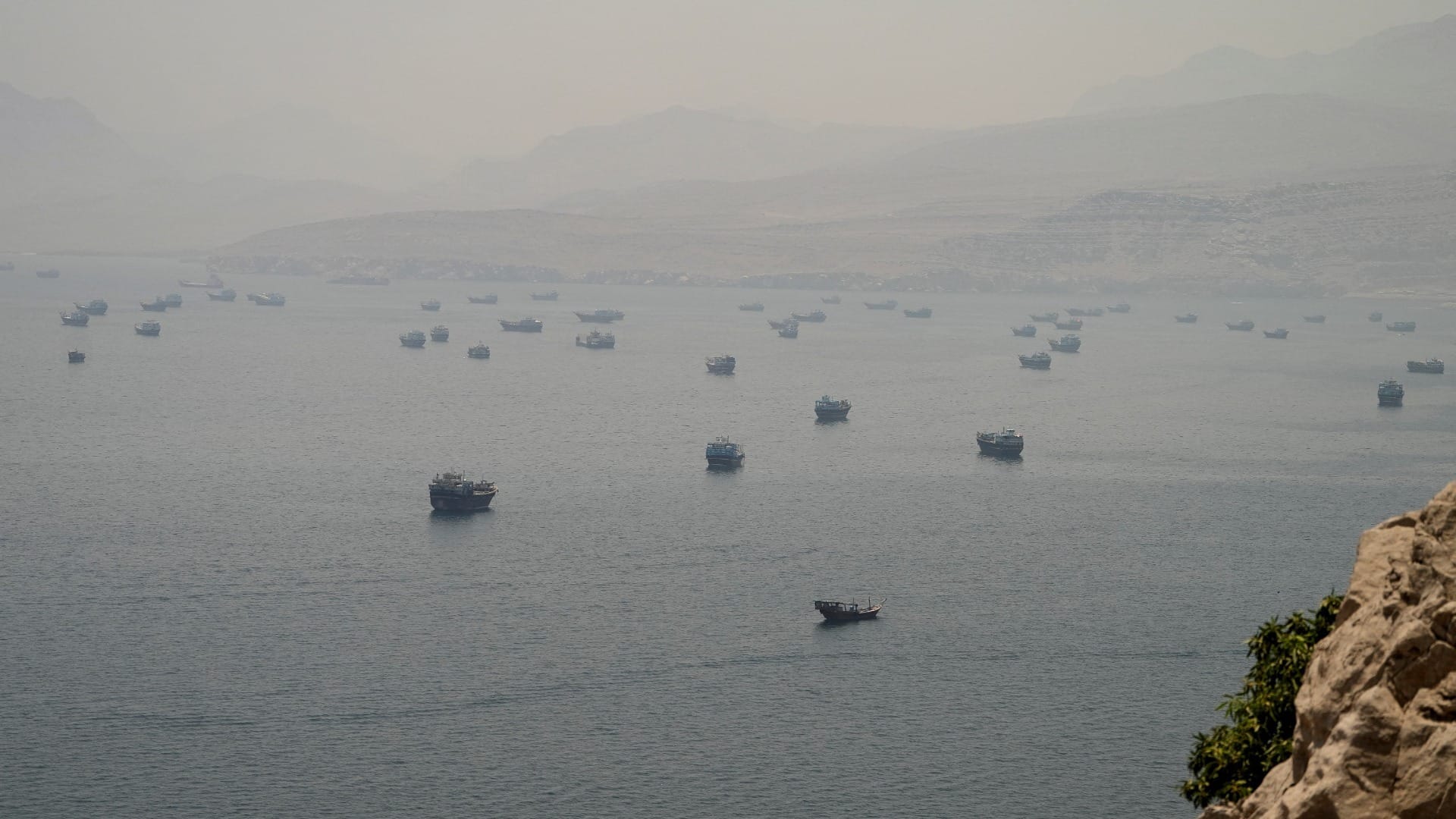 Irã diz ter atacado dois navios americanos e outras embarcações no Golfo