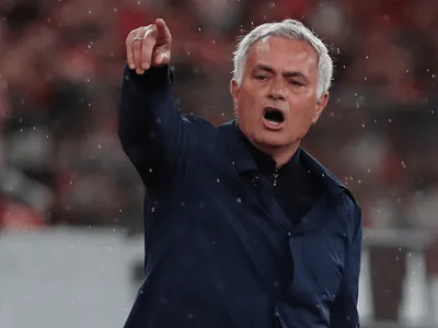 Real Madrid anuncia José Mourinho como novo treinador