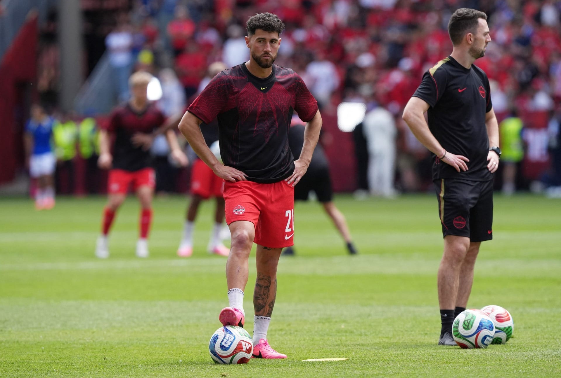 Canadá e Suíça fazem jogo do "empate amigo" na Copa; veja as escalações