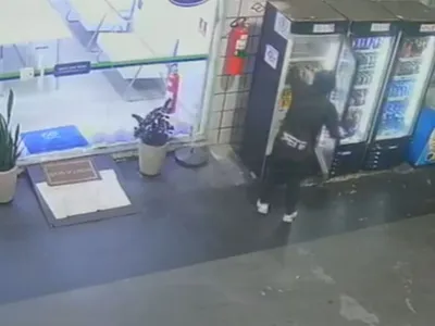 Arma de PM baleado em assalto é encontrada em geladeira na Zona Sul de SP