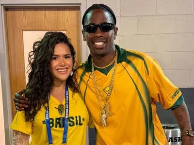 Maisa Silva encontra Travis Scott na estreia do Brasil na Copa do Mundo