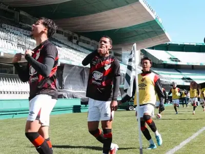 No dia da estreia do Brasil, Athletico conquista o hexa no Couto Pereira