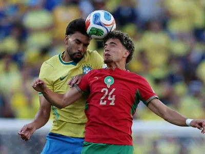 Aposta de Ancelotti, Paquetá tem atuação apagada e é substituído
