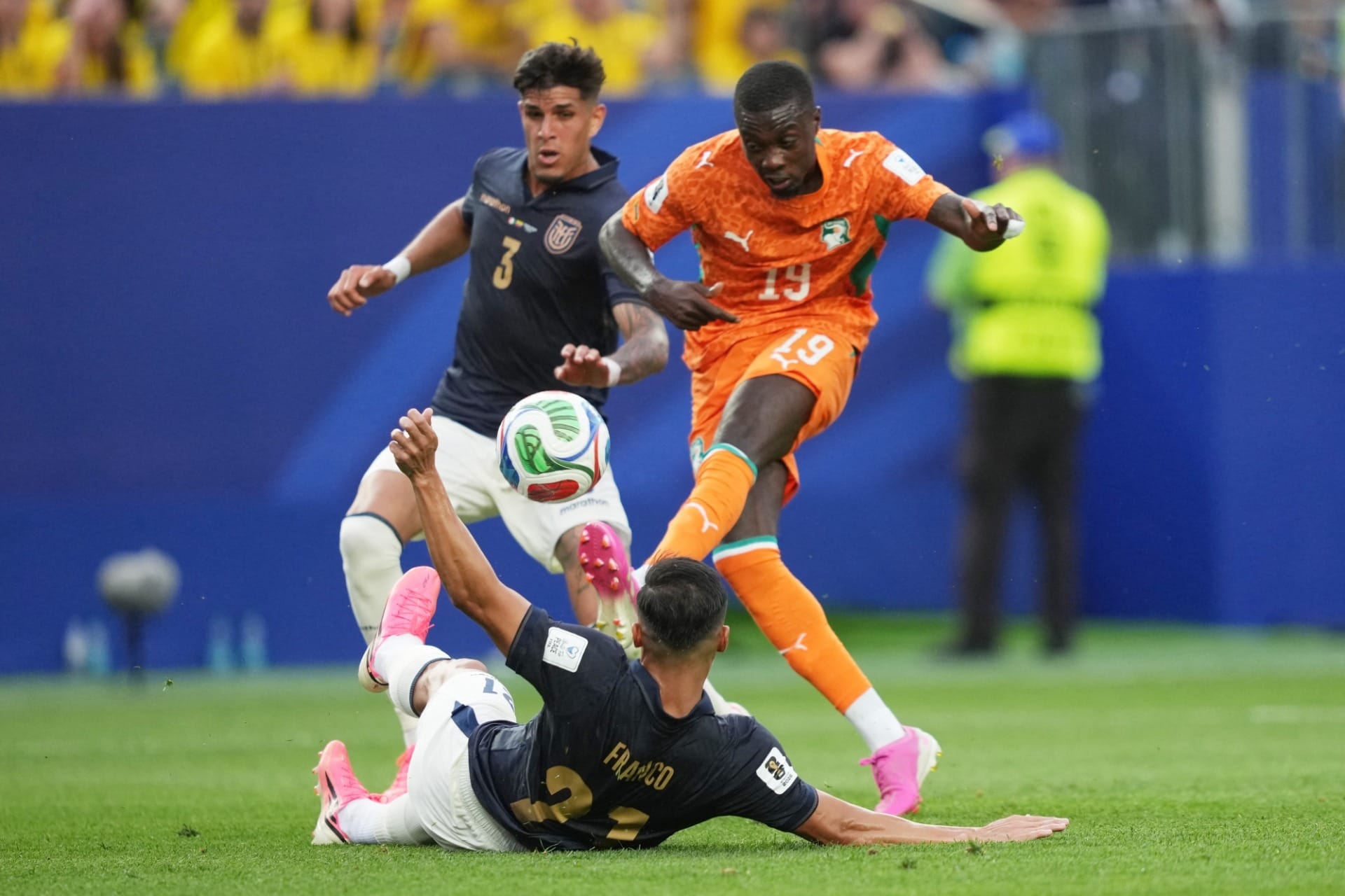 Com gol no fim, Costa do Marfim vence Equador na estreia pelo Grupo E