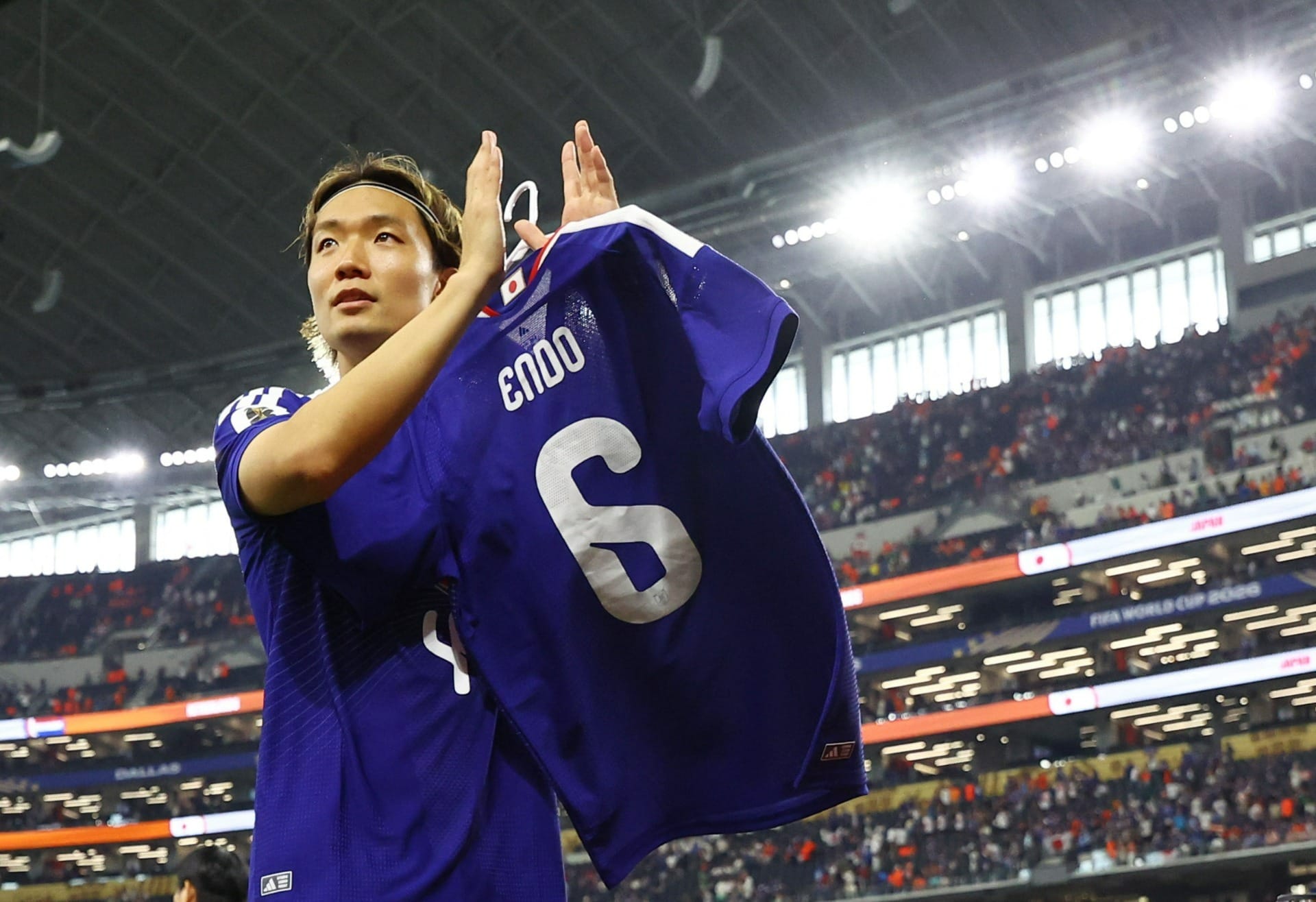 Após empate na estreia, japoneses homenageiam jogador cortado da Copa