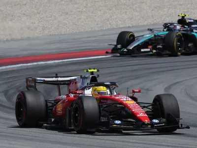 Hamilton conquista o GP de Barcelona e vence pela 1ª vez com a Ferrari