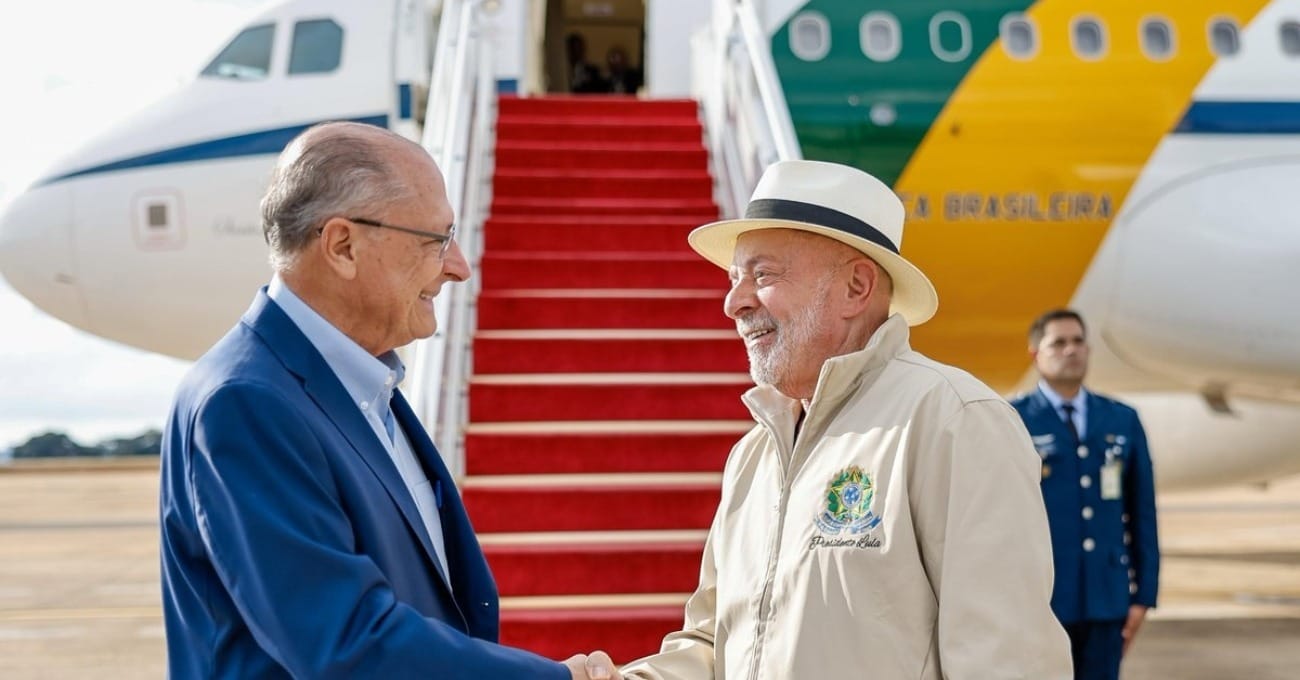 Lula viaja à França para reunião do G7
