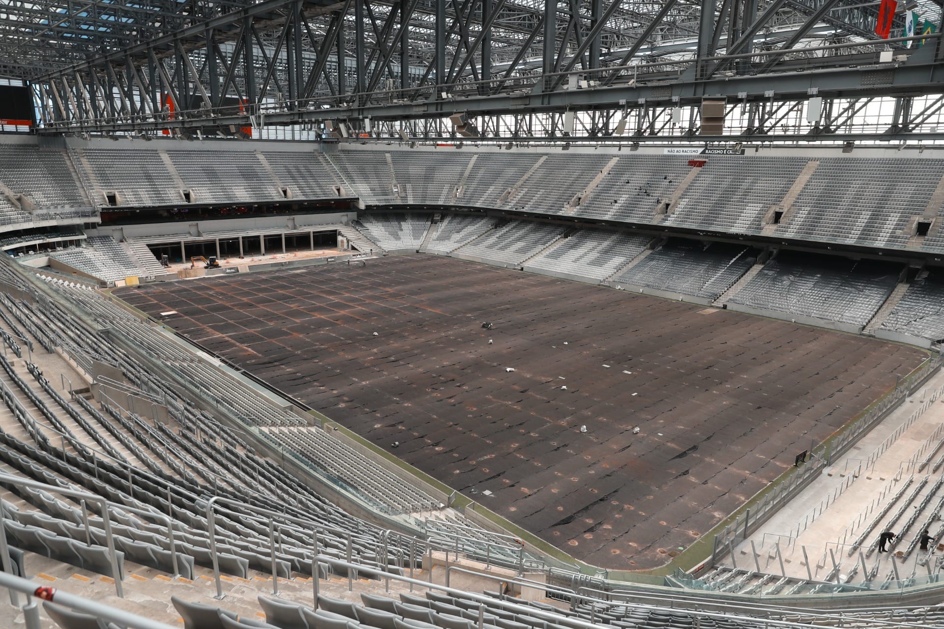 Como está a remoção de gramado sintético da Arena da Baixada do Athletico