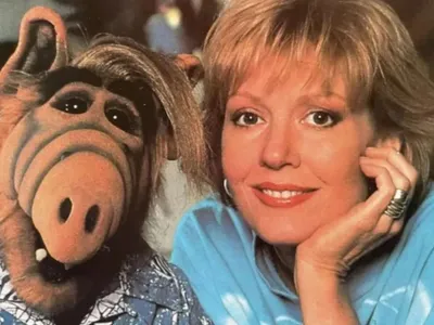 Anne Schedeen, atriz de Alf, o ETeimoso, morre aos 77 anos