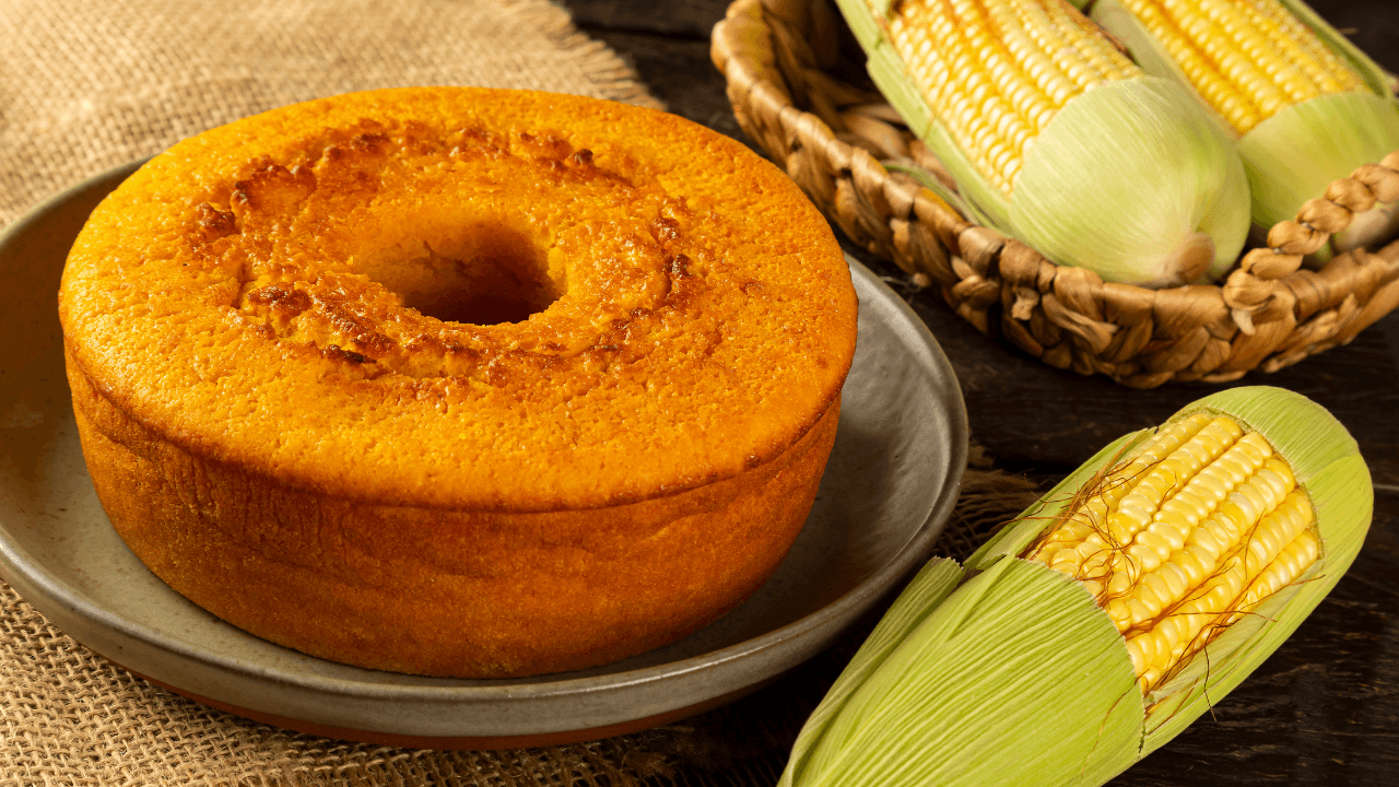 Bolo de milho de liquidificador: o passo a passo para não errar no ponto