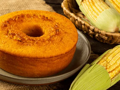 Bolo de milho de liquidificador: o passo a passo para não errar no ponto