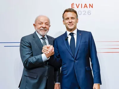 Lula se reúne com Emmanuel Macron durante cúpula do G7 na França