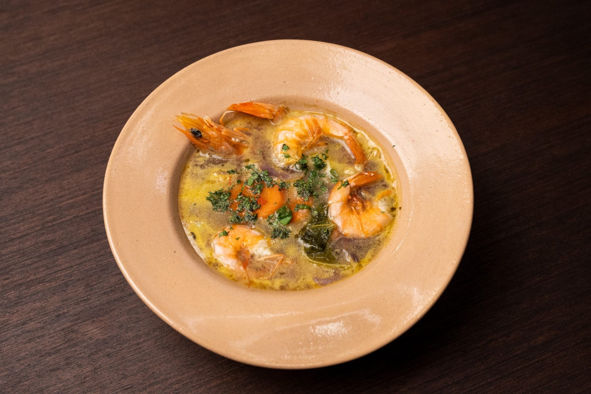 Ensopado de feijão com legumes, camarão seco e bacon | Band Receitas