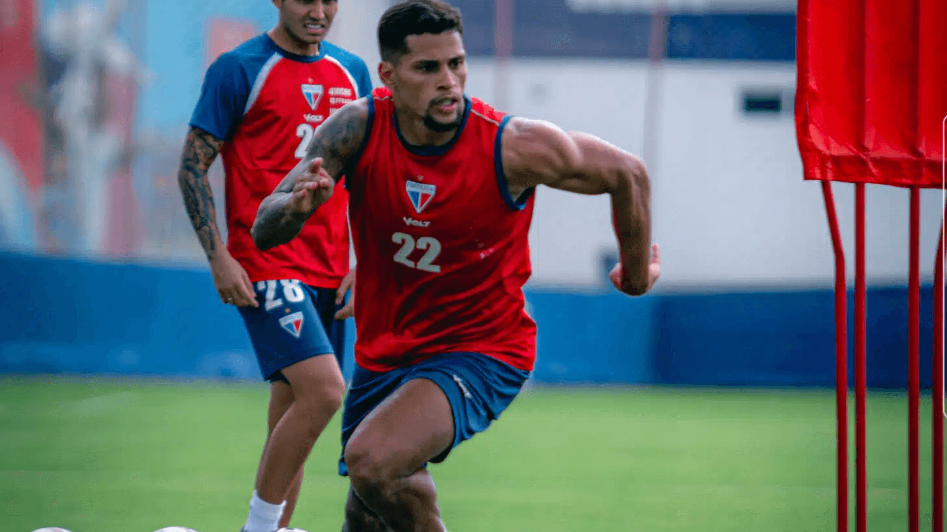 Fortaleza enfrenta América-MG para colar na liderança da Série B