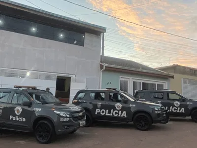 Operação contra o tráfico e lavagem de dinheiro cumpre mandados na região