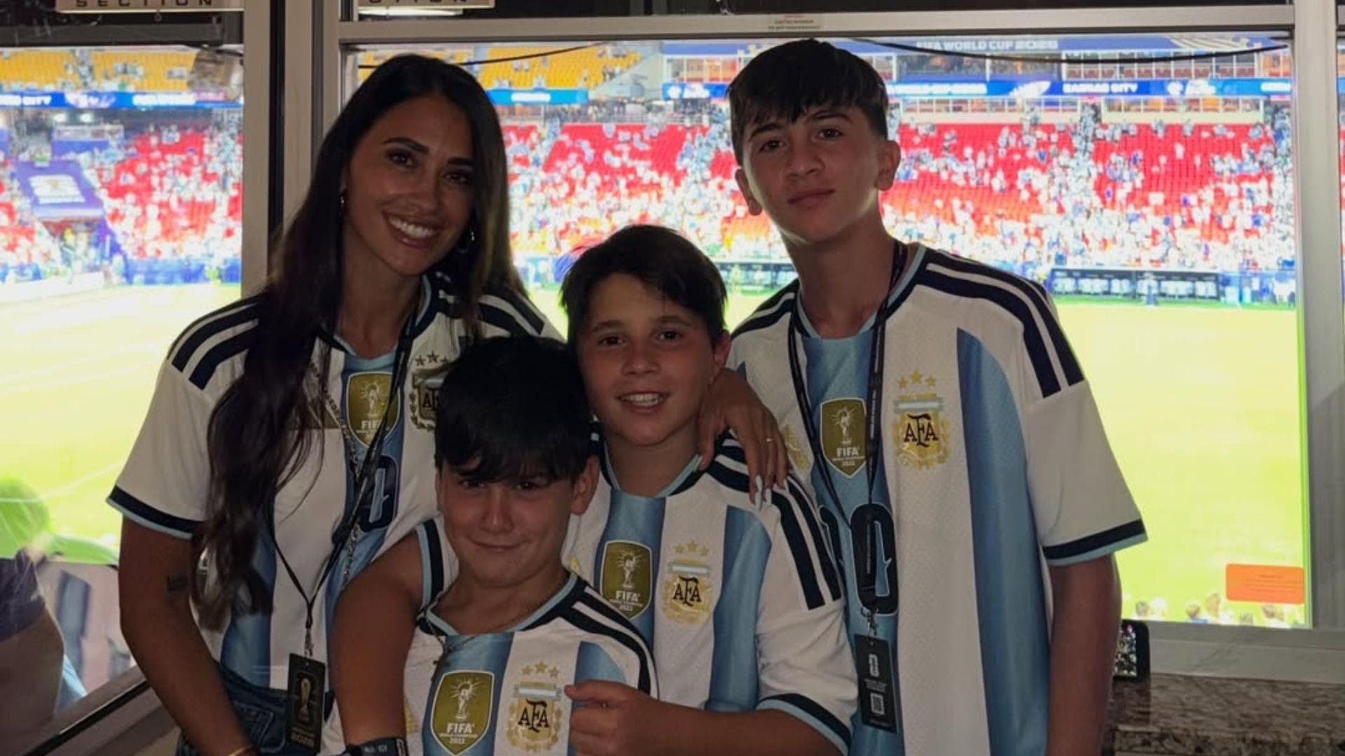 Esposa de Messi celebra estreia na Copa com hat-trick: 'Você é incrível'