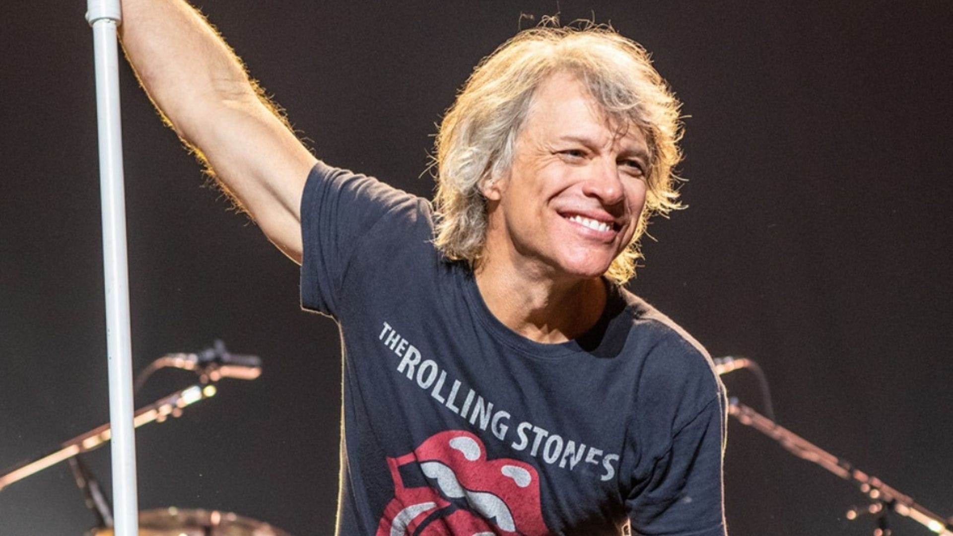 Jon Bon Jovi diz estar recuperado de cirurgia nas cordas vocais