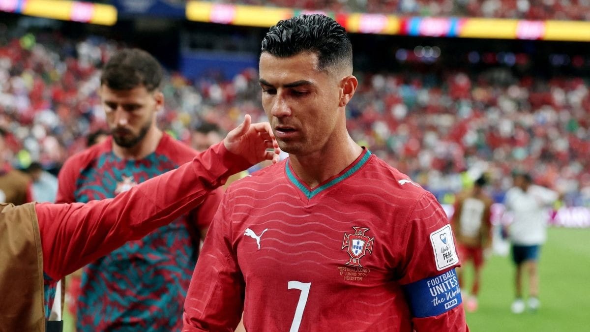 Cristiano Ronaldo lamenta empate de Portugal em estreia: "Cabeça erguida"