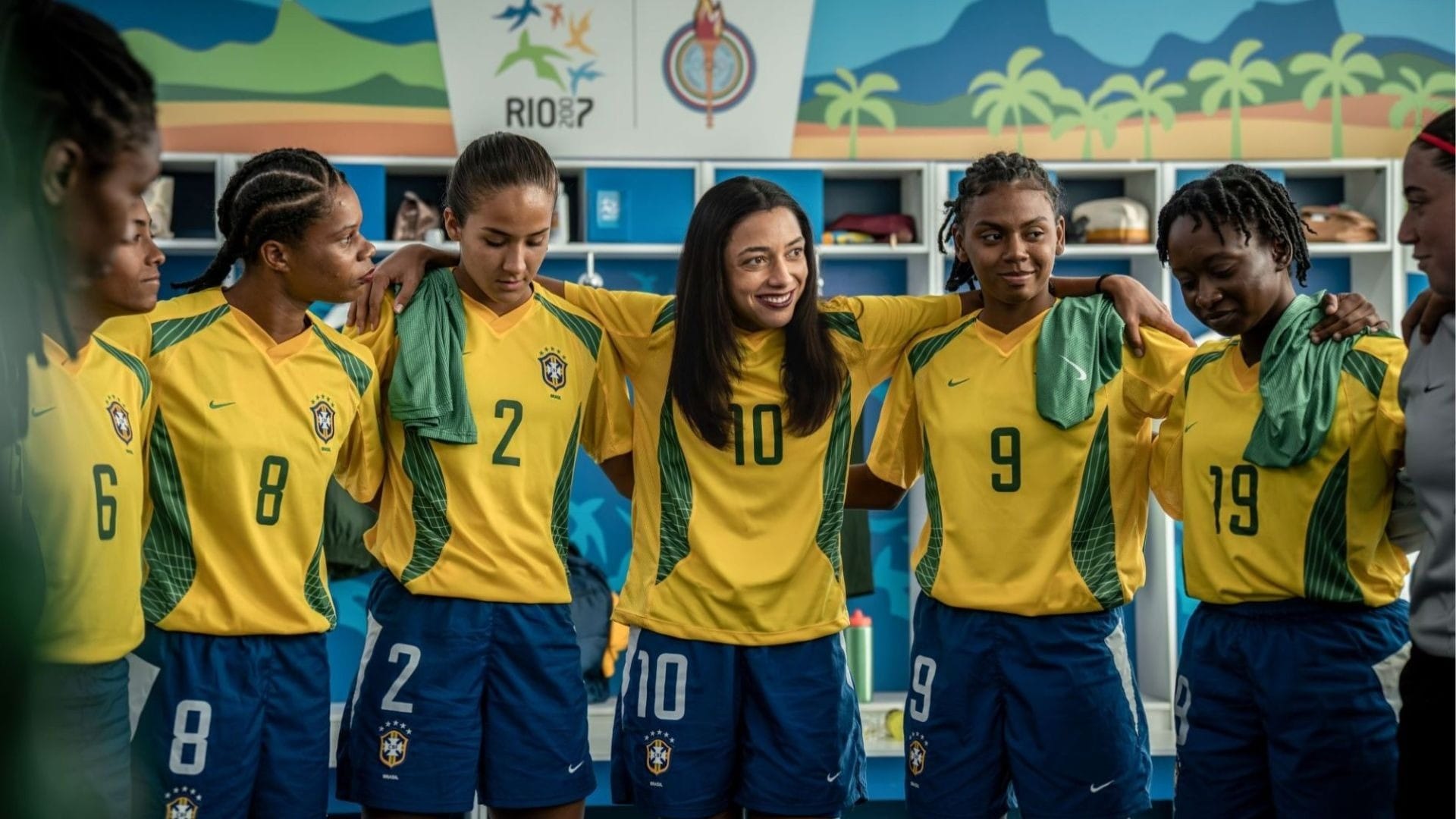 Filme sobre Marta ganha foto inédita de Alice Carvalho como a camisa 10