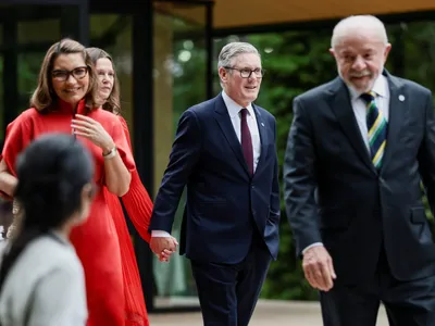 Lula diz no G7 que "nunca foi esquerdista" e sugere urna brasileira à ONU