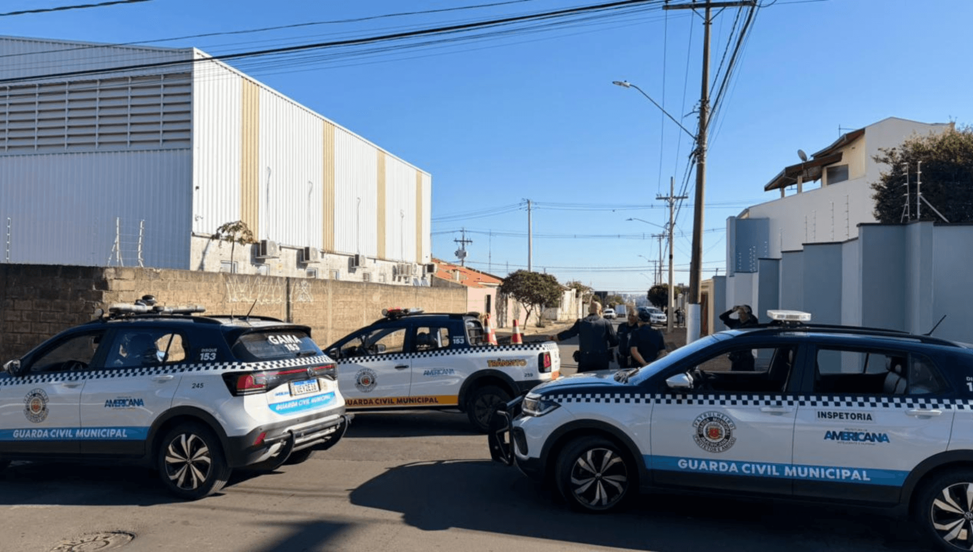 Os criminosos fugiram logo após o crime