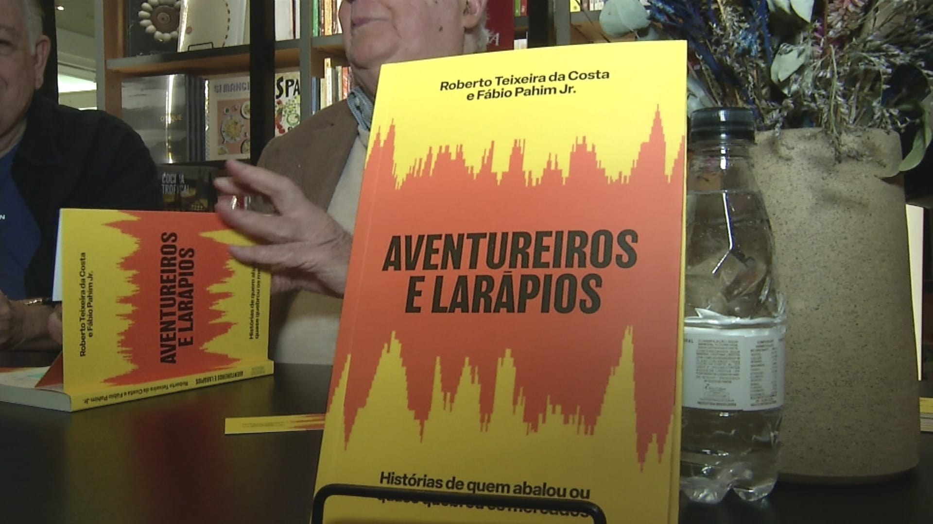 Livro 'Aventureiros e Larápios' revela bastidores de escândalos financeiros