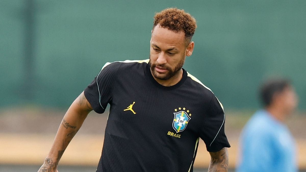 Neymar teve conversa com Ancelotti antes de corte contra o Haiti; veja