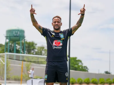 Neymar treina sozinho em Nova Jersey, antes do jogo Brasil x Haiti