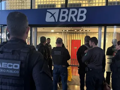 Operação contra fraude em salários de servidores do DF mira BRB e PicPay
