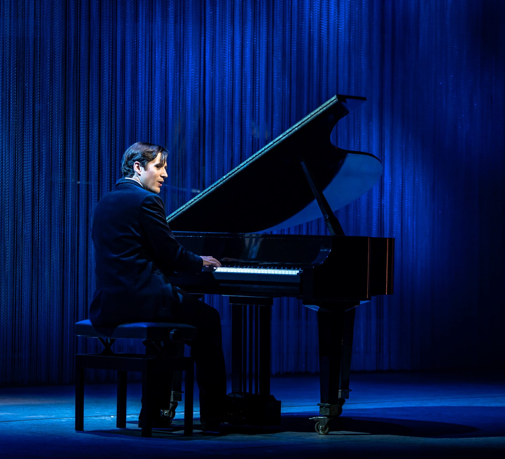 Musical de Tom Jobim homenageia o compositor em curta temporada em SP