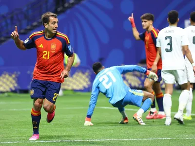Oyarzabal supera "probleminha" e faz história em goleada da Espanha