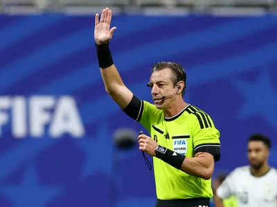 Outro árbitro brasileiro viraliza por falar em inglês na Copa do Mundo