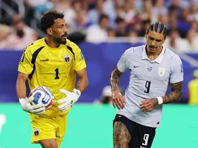 Muslera falha, Uruguai empata com Cabo Verde e se complica no Grupo H