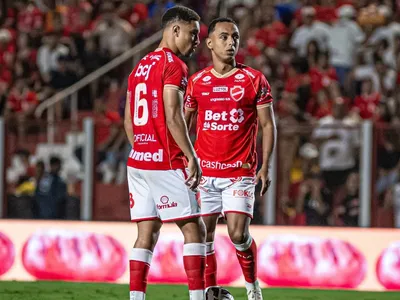 Vila Nova vence Náutico e lidera a Série B de forma provisória