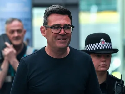 Quem é Andy Burnham, cotado para assumir o governo no Reino Unido