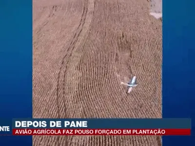 Avião agrícola cai em plantação e piloto fica ferido no Paraná