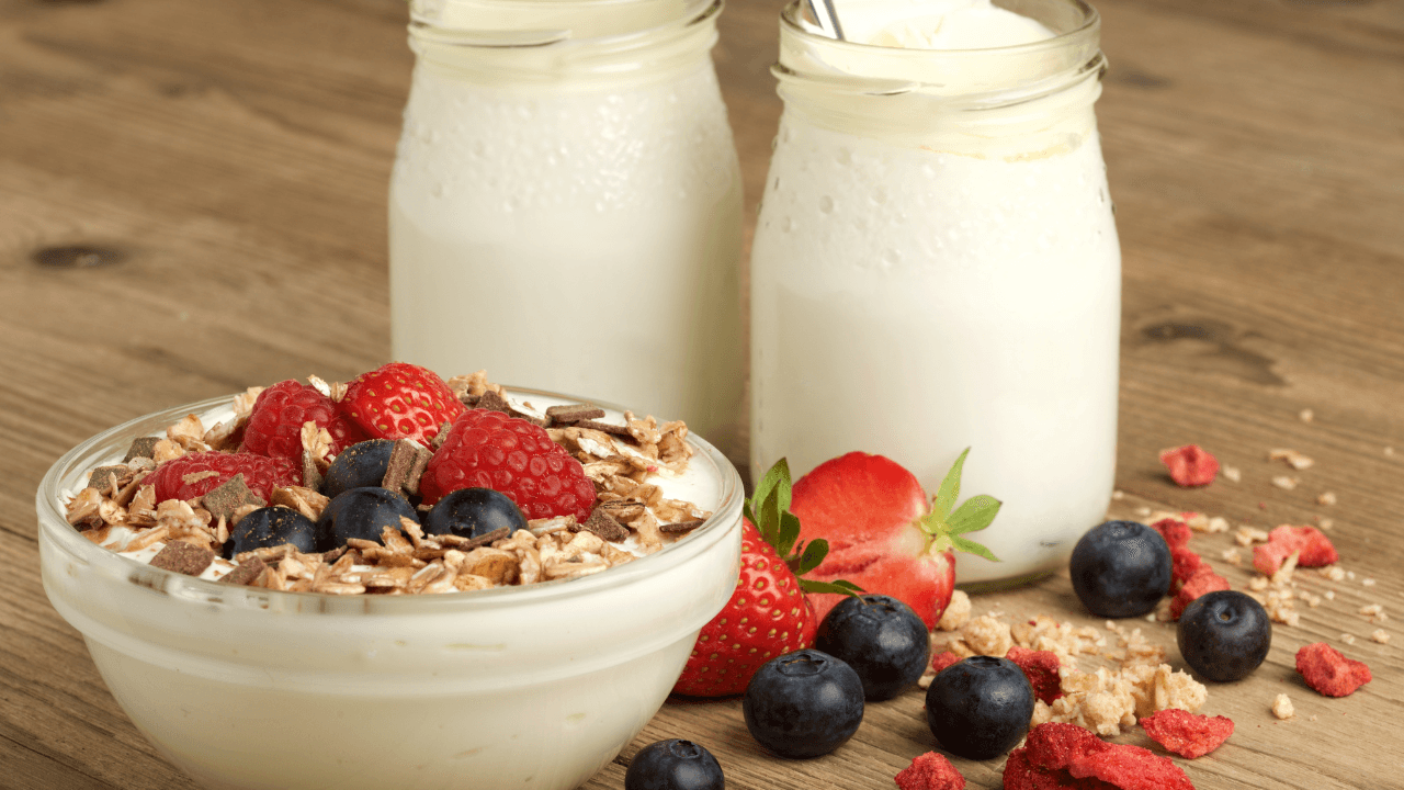 Iogurte caseiro é melhor que o de mercado: faça com 2 ingredientes