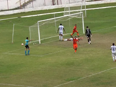 Manthiqueira vence Mauaense, garante classificação e faz a festa em Guará