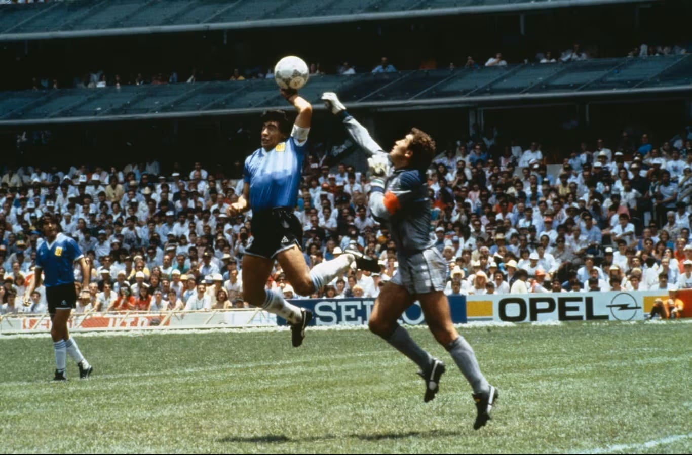 40 anos da 'Mão de Deus': o dia em que Maradona vingou a Argentina