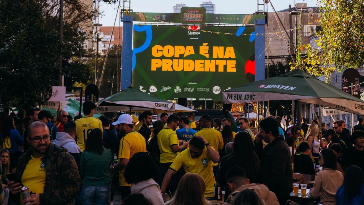 Alameda em Curitiba fecha para jogo da Seleção e festa da Copa