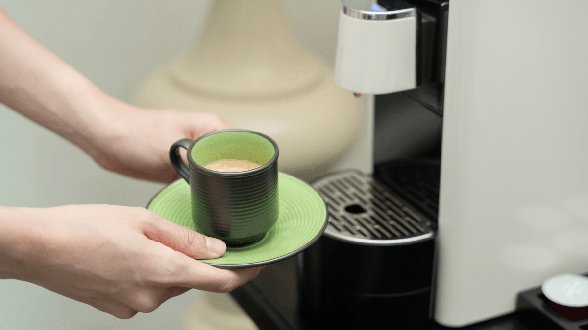 Como limpar a cafeteira de cápsula? Veja o passo a passo