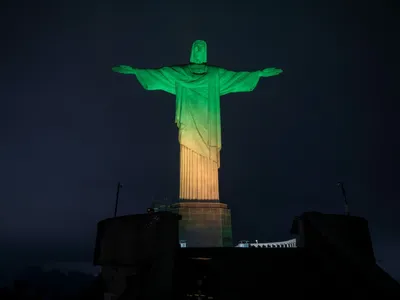 Cristo Redentor marca início da contagem regressiva para a Copa Feminina