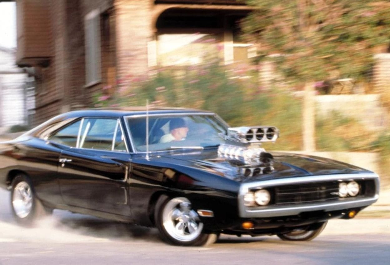 Dodge Charger R/T (1970) — Dominic Toretto, presente em vários filmes de "Velozes e Furiosos"