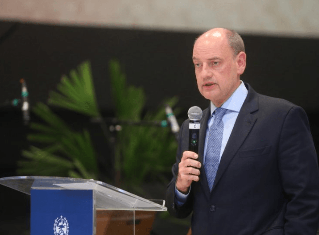 Ricardo Couto sanciona lei do ICMS Educacional no Rio de Janeiro