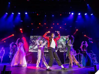 Rodrigo Teaser faz curta temporada de tributo a Michael Jackson em Curitiba