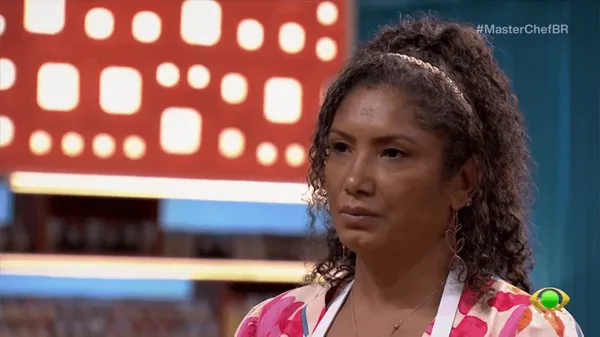 Após perder prova em grupo, Aline é detonada por equipe: "Líder ruim"
