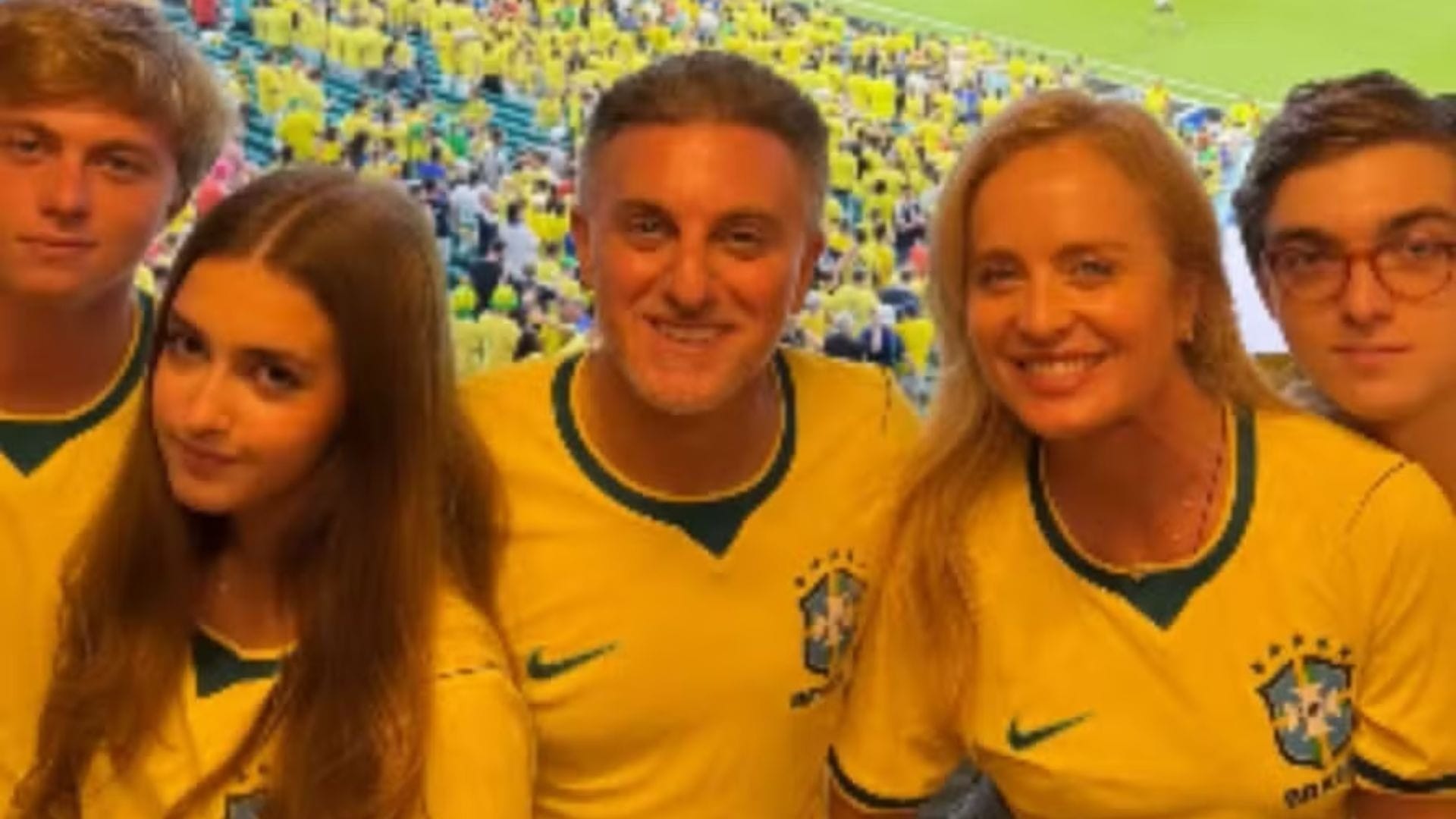 Luciano Huck e fam&iacute;lia