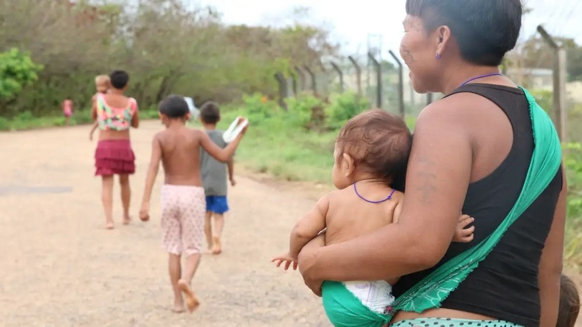 Saúde cria comitê para reduzir morte materna e infantil indígena